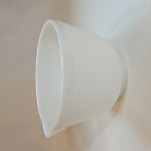 Vintage 40s PYREX Hamilton Beach White Milk Glass Mixing Bowl W/ Pour Spout  USA